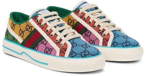 multicolor tennis shoes